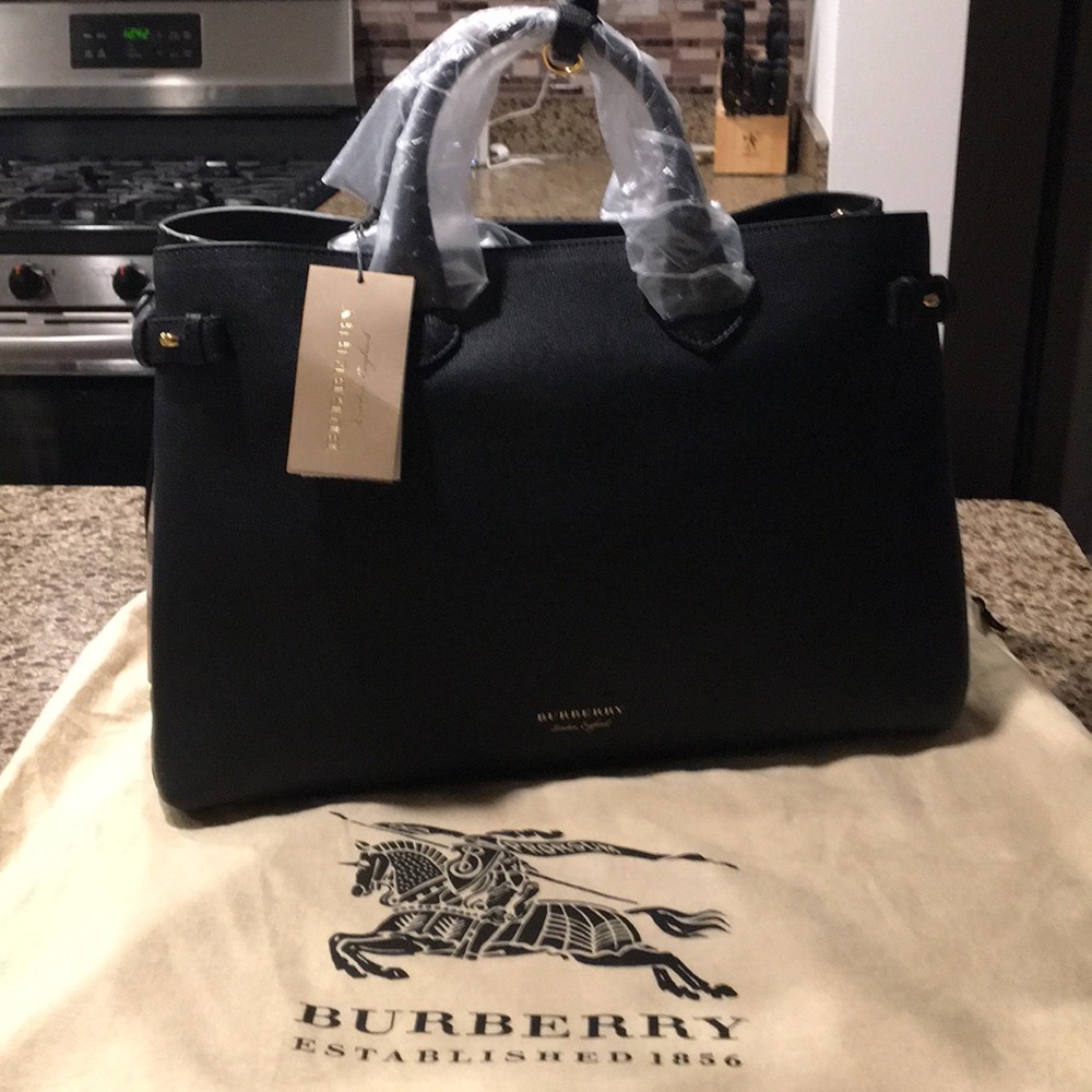 NWT Burberry Large Black Banner